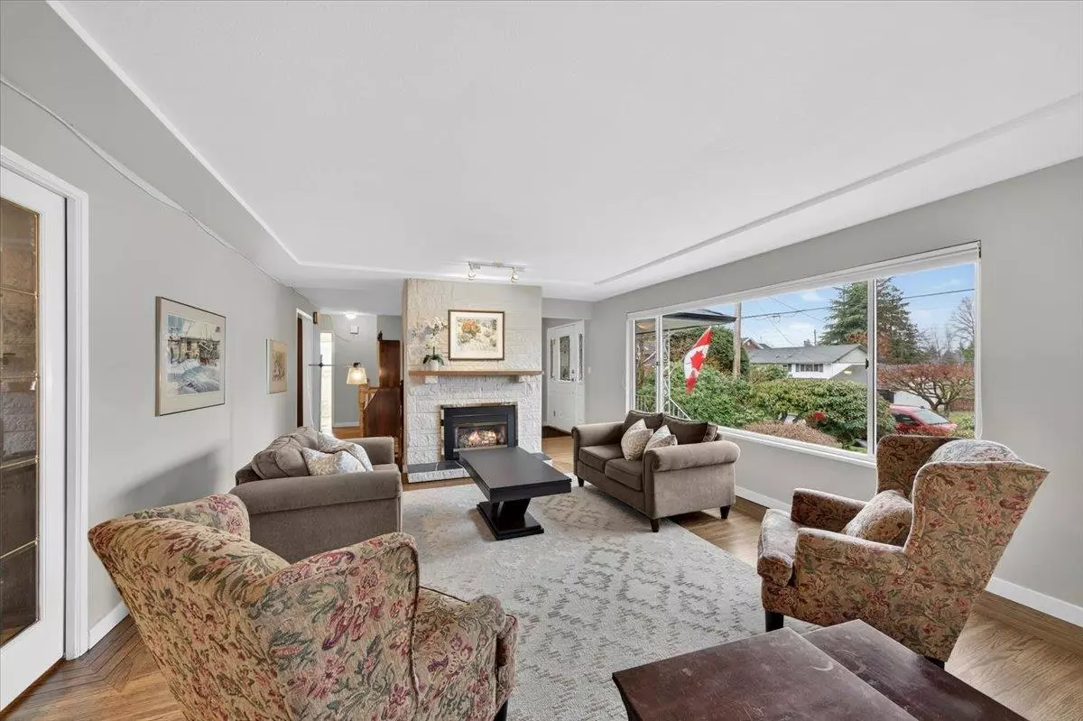 Family Room Photo of 812 Grover Avenue, Coquitlam, BC