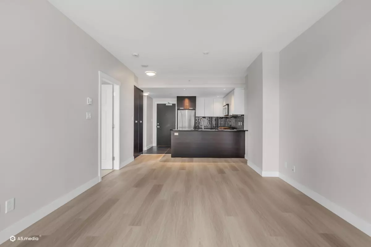 Dining Area Photo of 706 2968 Glen Drive, Coquitlam, BC