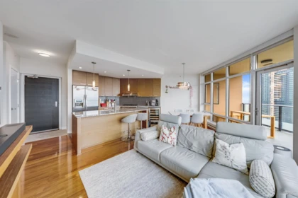 2405 6188 Wilson Avenue, Burnaby, BC, Burnaby — Apartment/Condo for sale