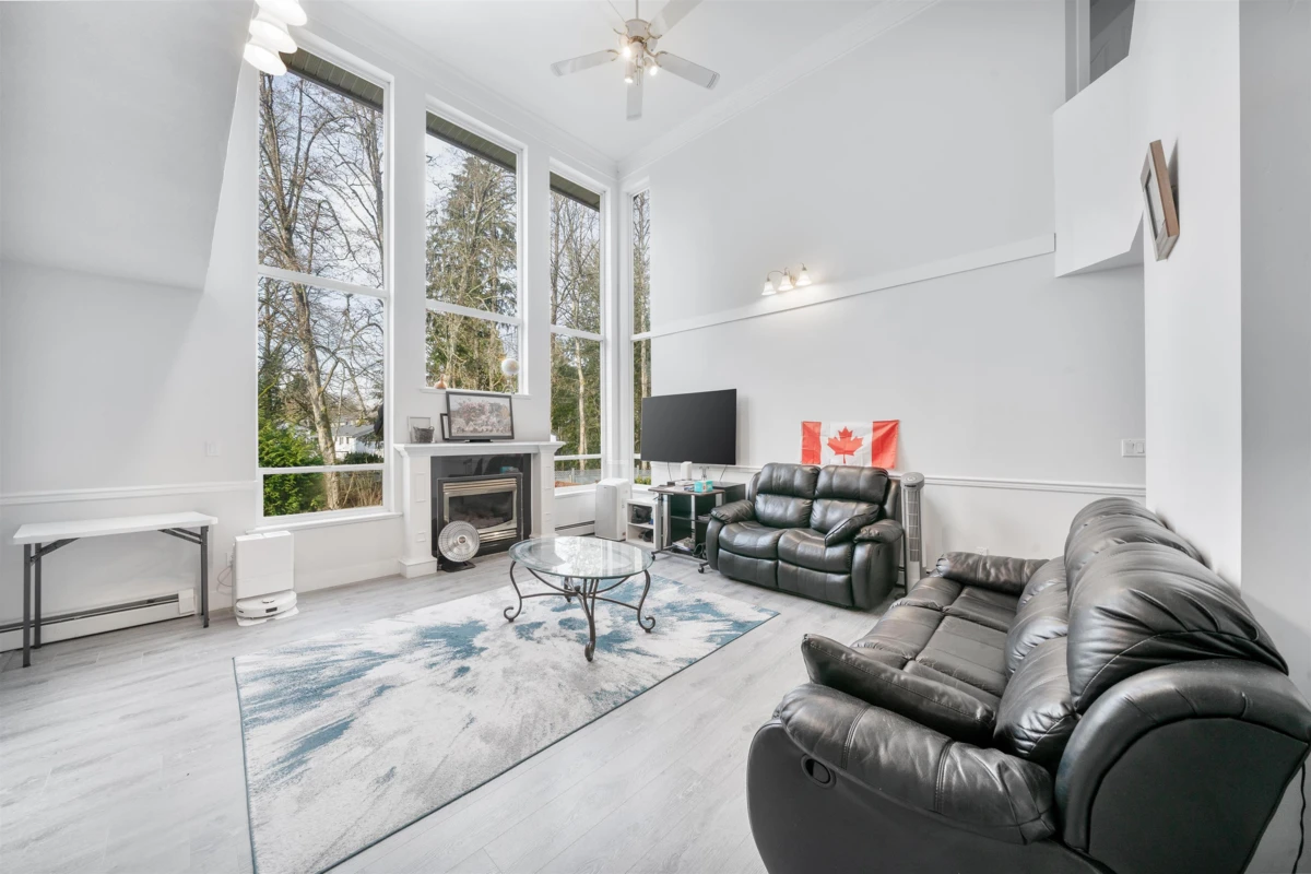 Dining Area Photo of 14339 74a Avenue, Surrey, BC
