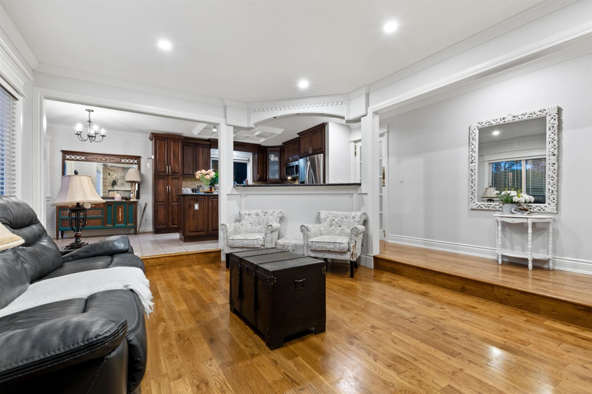 Family Room Photo of 1960 128 Street, Surrey, BC