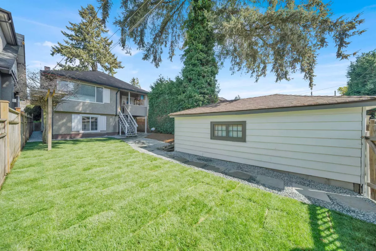 Family Room Photo of 4080 W 35th Avenue, Vancouver, BC