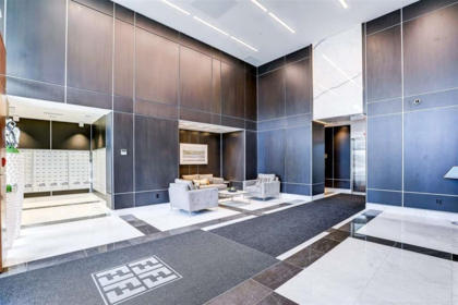 Hallway Photo of 810 2388 Madison Avenue, Burnaby, BC