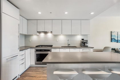 Kitchen Photo of 810 2388 Madison Avenue, Burnaby, BC