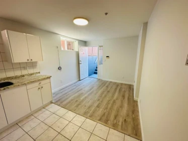 Walk-In Closet Photo of 939 E 26th Avenue, Vancouver, BC