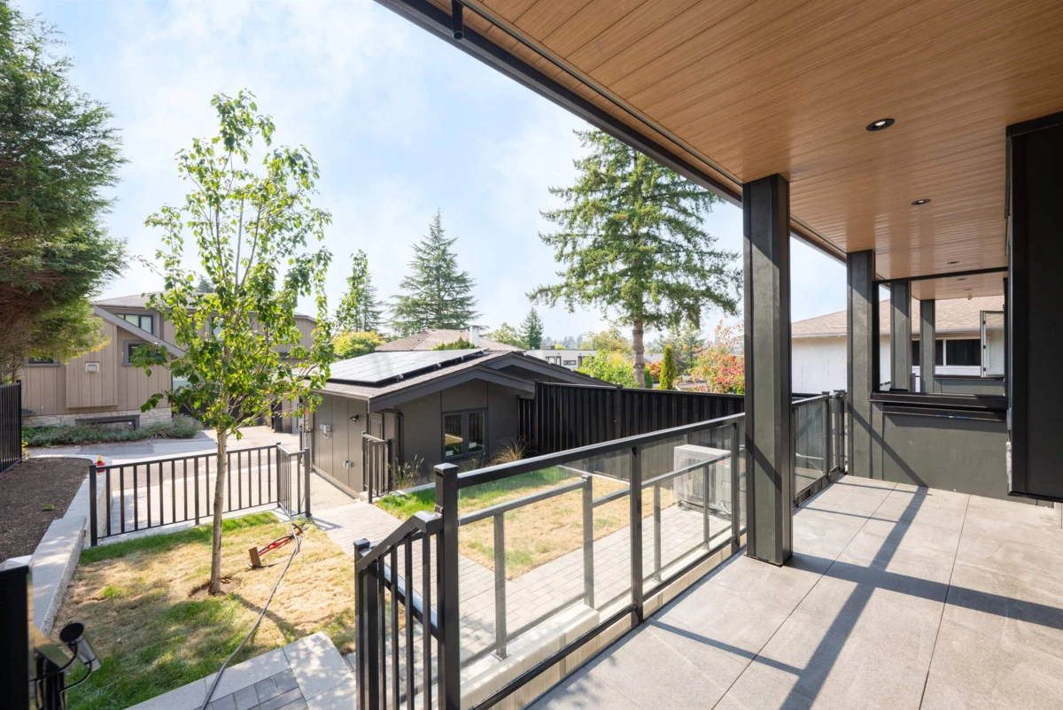Primary Bathroom Photo of 2020 Nanton Avenue, West Vancouver, BC