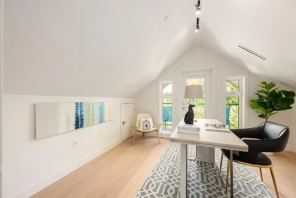 Entry Foyer Photo of 2020 Nanton Avenue, West Vancouver, BC