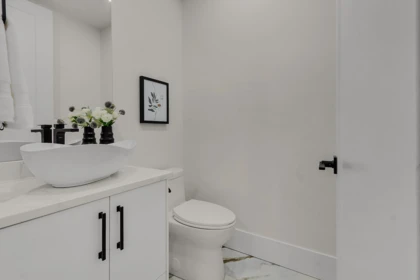 Primary Bathroom Photo of 583 E 60th Avenue, Vancouver, BC