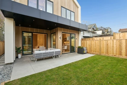 Mudroom Photo of 2 2130 E 2 Avenue, Vancouver, BC