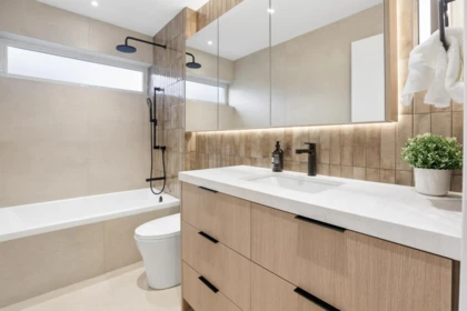 Powder Room Photo of 2 2130 E 2 Avenue, Vancouver, BC