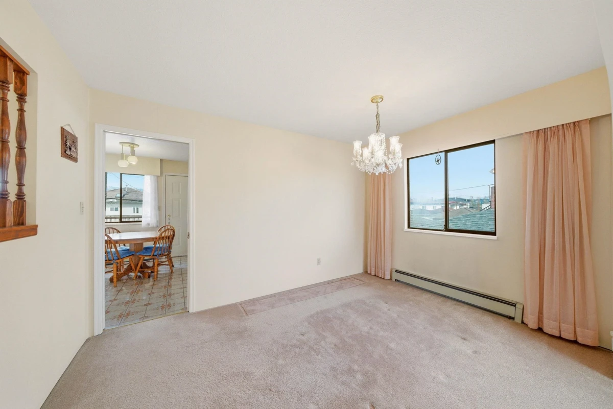 Dining Area Photo of 3217 E 18th Avenue, Vancouver, BC