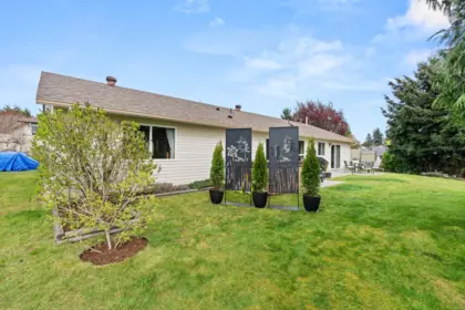 Outdoor Kitchen Photo of 6365 Homestead Avenue, Sechelt, BC