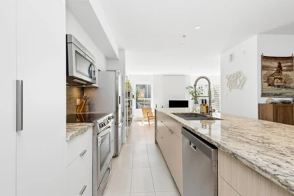Breakfast Nook Photo of 2 265 E 8th Street, North Vancouver, BC