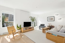 2 265 E 8th Street, North Vancouver, BC