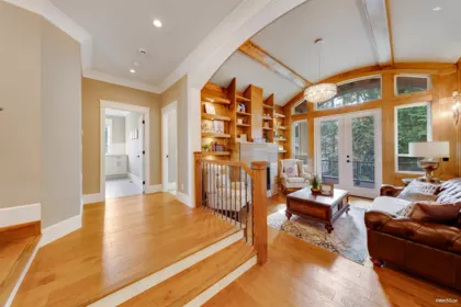 Hallway Photo of 14428 33a Avenue, Surrey, BC