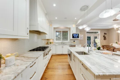 Primary Bathroom Photo of 14428 33a Avenue, Surrey, BC