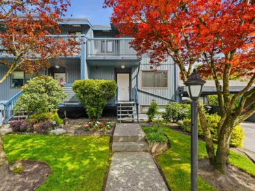 Garden / Landscaping Photo of 3862 Pentland Court, Burnaby, BC