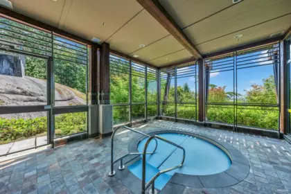 Garden / Landscaping Photo of 401 3315 Cypress Place, West Vancouver, BC