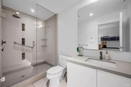 Mudroom Photo of 401 3315 Cypress Place, West Vancouver, BC