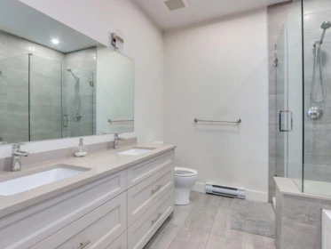 Guest Bathroom Photo of 3 115 W Queens Road, North Vancouver, BC