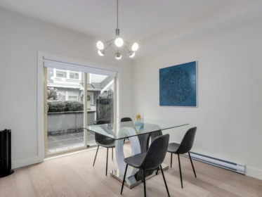 Kitchen Island Photo of 3 115 W Queens Road, North Vancouver, BC