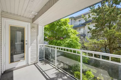 Hallway Photo of 202 8115 121a Street, Surrey, BC