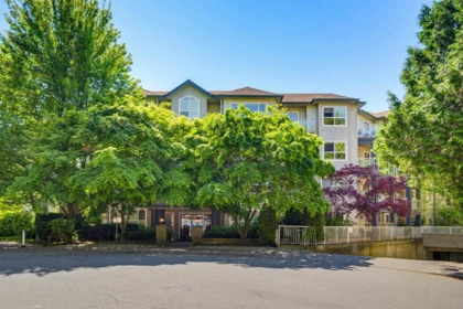 Kitchen Photo of 202 8115 121a Street, Surrey, BC