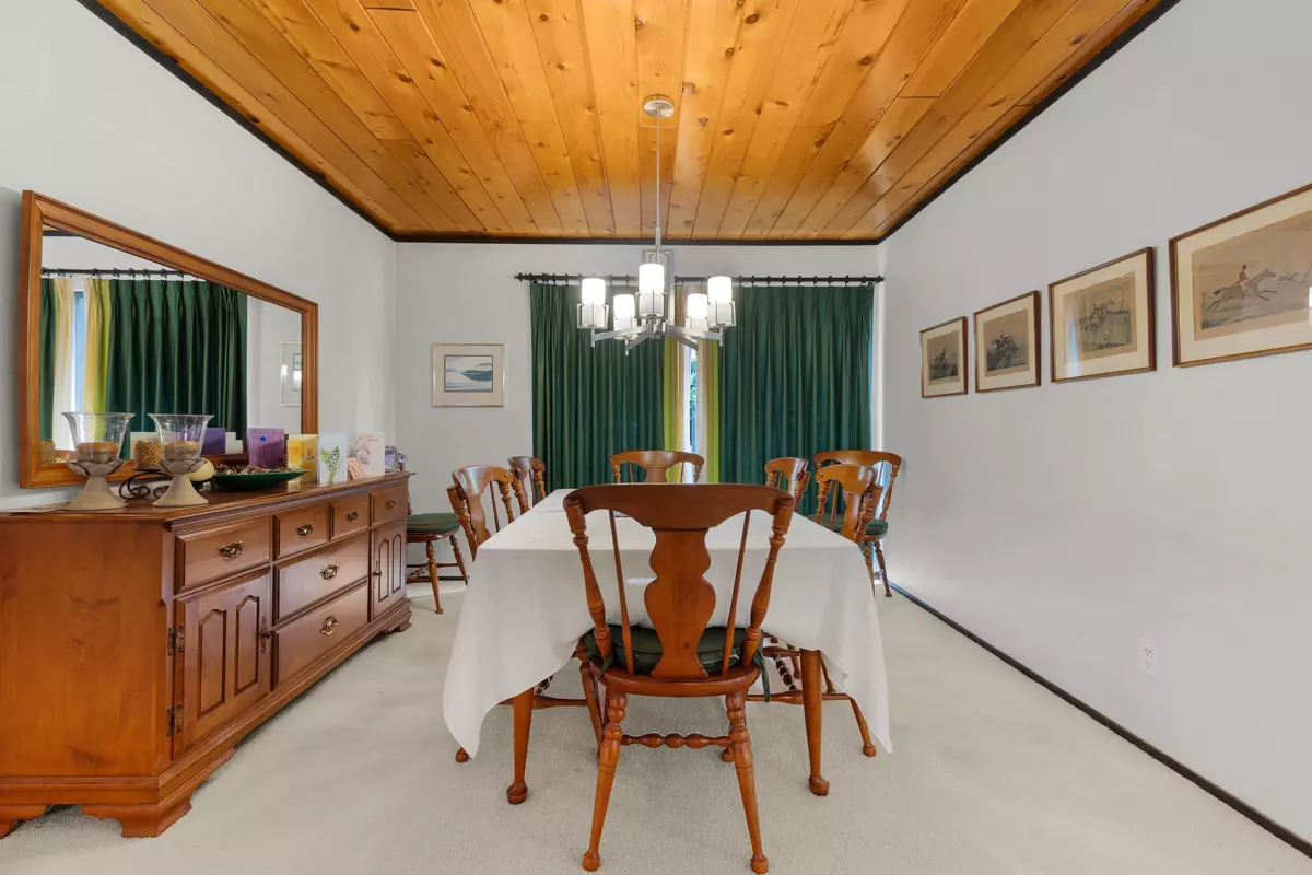 Family Room Photo of 1042 Kuma Crescent, Delta, BC