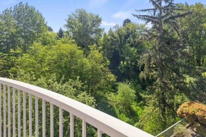 Staircase Photo of 407 33478 Roberts Avenue, Abbotsford, BC