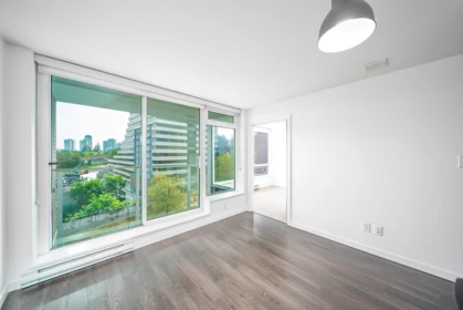 Kitchen Island Photo of 915 5665 Boundary Road, Vancouver, BC