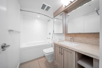 Primary Bathroom Photo of 915 5665 Boundary Road, Vancouver, BC