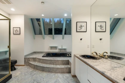 Mudroom Photo of 4779 Woodley Drive, West Vancouver, BC