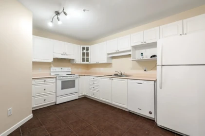 Kitchen Island Photo of 120 20894 57 Avenue, Langley, BC