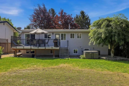 Front Yard Photo of 34661 Elliot Avenue, Abbotsford, BC
