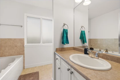 Hallway Photo of 16539 59a Avenue, Surrey, BC