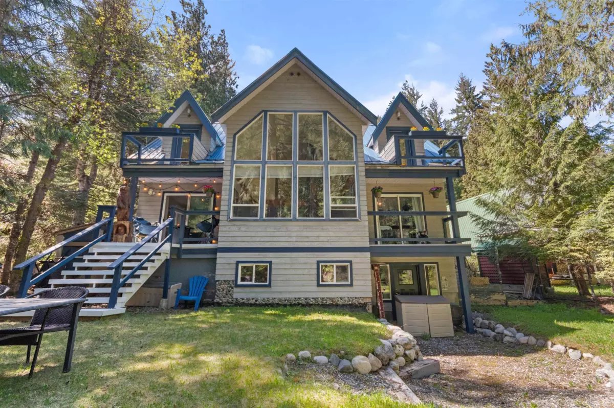 Family Room Photo of 14450 Alpine Boulevard, Hope, BC