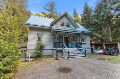 Front Yard Photo of 14450 Alpine Boulevard, Hope, BC
