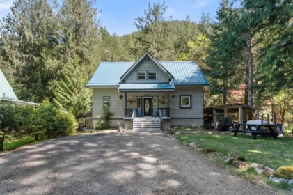 Outdoor Deck Photo of 14450 Alpine Boulevard, Hope, BC
