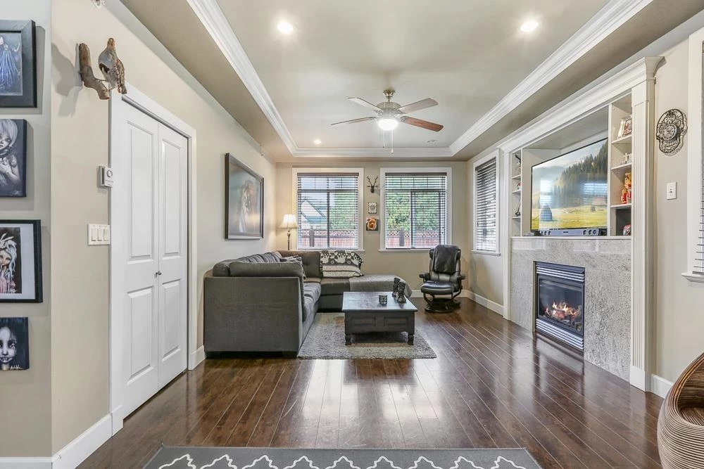 Living Room Photo of 23995 121 Avenue, Maple Ridge, BC