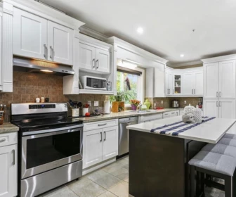 Kitchen Photo of 23995 121 Avenue, Maple Ridge, BC