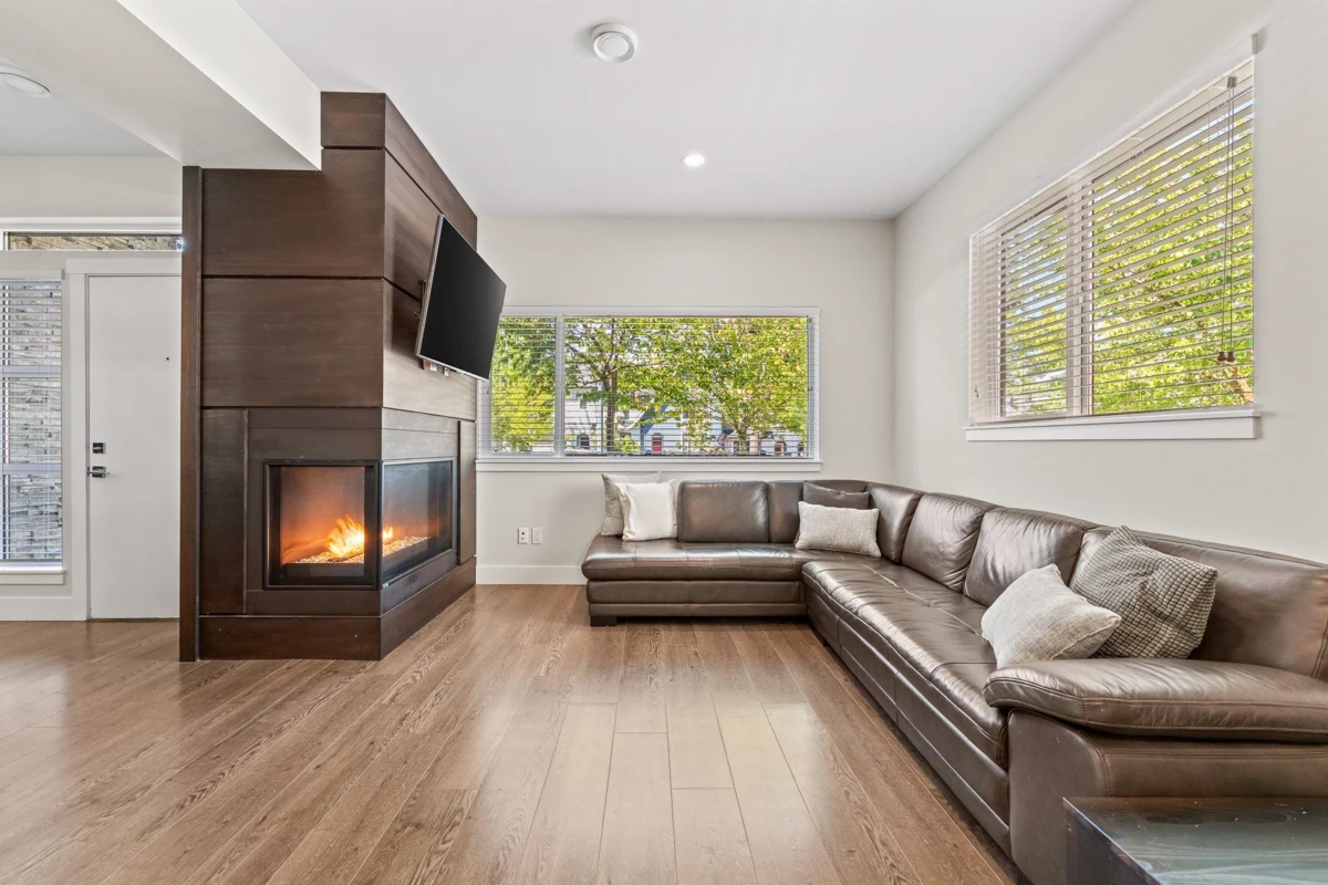 Dining Area Photo of 5 15688 28 Avenue, Surrey, BC