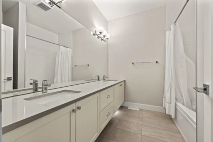 Basement Recreation Room Photo of 5 15688 28 Avenue, Surrey, BC