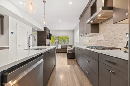 Kitchen Island Photo of 5 15688 28 Avenue, Surrey, BC