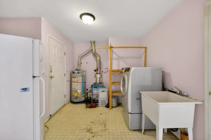 Powder Room Photo of 330 Wood Street, New Westminster, BC