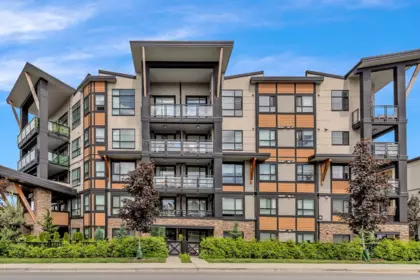 Front Yard Photo of 418 20829 77a Avenue, Langley, BC