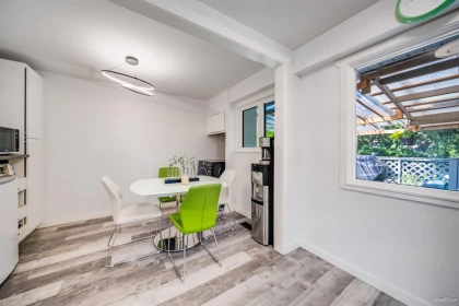 Breakfast Nook Photo of 890 Westwood Street, Coquitlam, BC