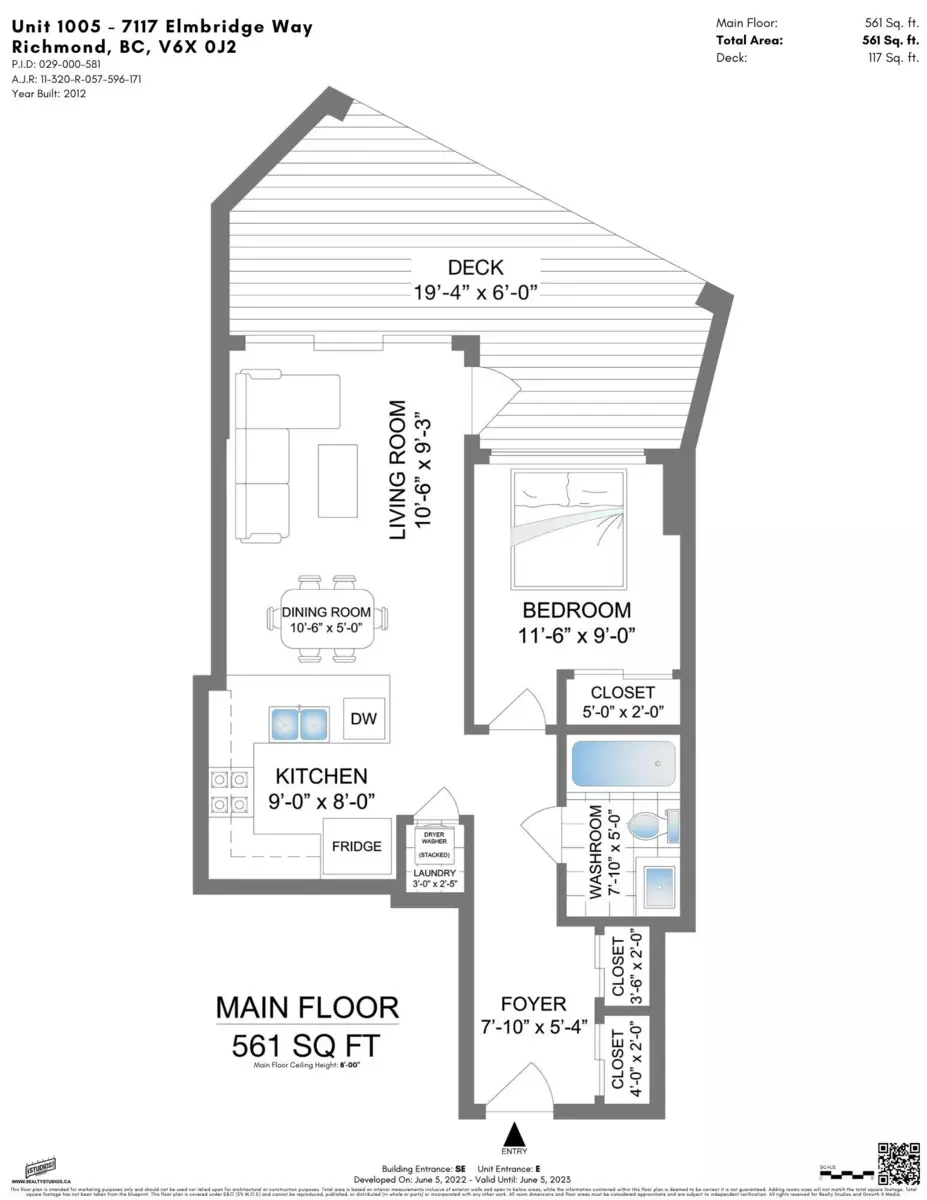 Living Room Photo of 1005 7117 Elmbridge Way, Richmond, BC