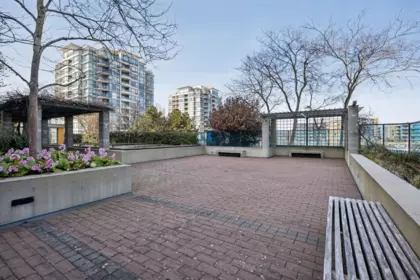 Front Yard Photo of 1005 7117 Elmbridge Way, Richmond, BC