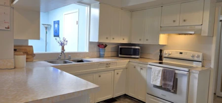 Breakfast Nook Photo of 755 Adiron Avenue, Coquitlam, BC