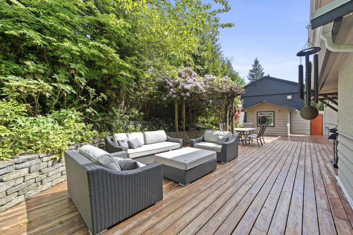 Living Room Photo of 4792 Cedarcrest Avenue, North Vancouver, BC